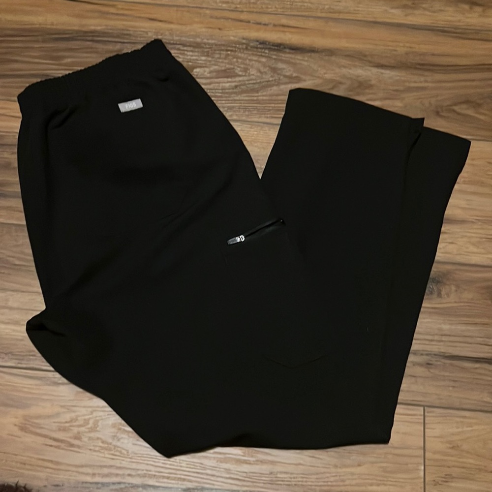 Figs yola skinny scrub pants